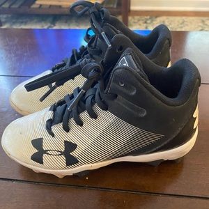 Under armour size 1 baseball cleats